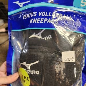 COPY - Never worn small mizuno volleyball knee pads